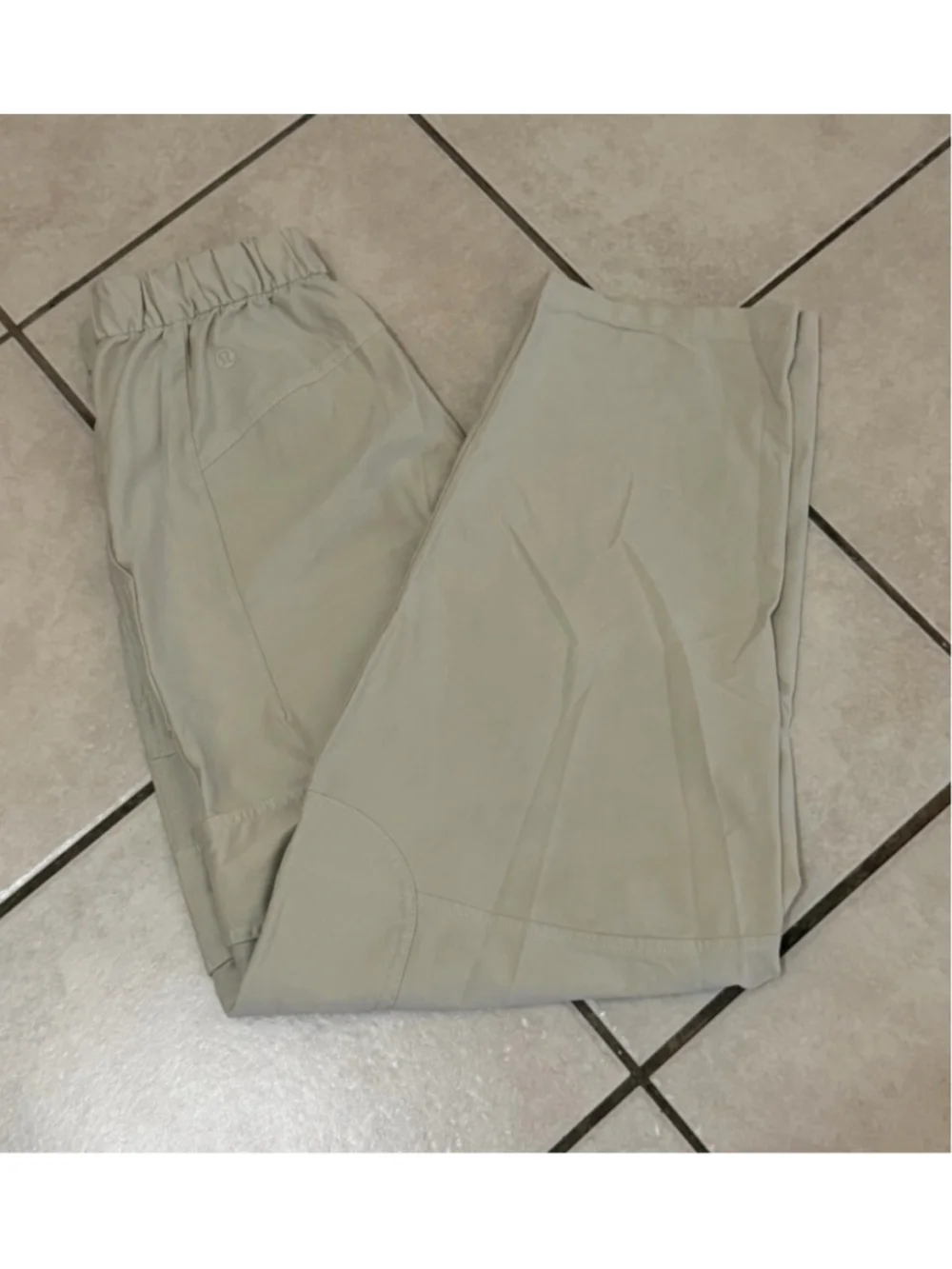 LULULEMON UTILITECH CARGO POCKETS HIGH RISE IVORY SIZE 26